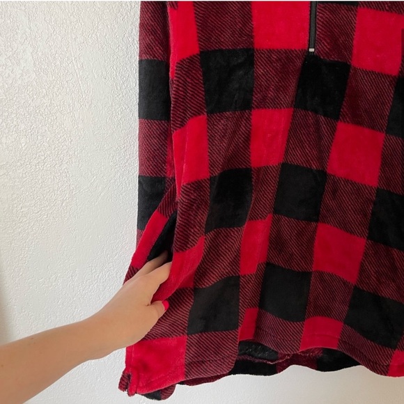 NWOT Pink Lily Glittering South Red Buffalo Plaid
Quarter Zip Pullover - Picture 5 of 7